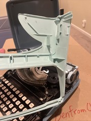 c1970s Blue Teal Remington Streamliner Portable Typewriter / Untested / Damaged