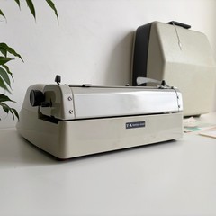 Triumph Gabriele 10 Typewriter | 1970s | Working |Serviced | UPS 3-Day to US/CAN