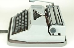 Model 30 Erika / CBM German Typewriter 1967 Serial No. 4192921
