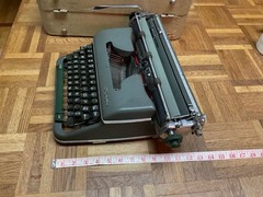 Vintage Olympia SM4 Typewriter West Germany 1958–64 w/ Original Case – Working