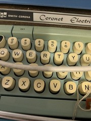 Smith Corona Coronet Electric 12 Typewriter w/ Portable Hard Case – Tested/Works