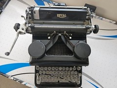 Vintage 1936 Royal KHM Model Typewriter