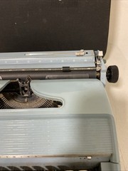 Vintage 1962 Remington Fleetwing Portable Typewriter Blue WORKS