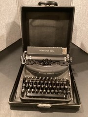 Vintage Remington Rand – Noiseless – Portable Typewriter – in Case