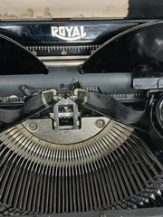 Vintage Royal Model O Portable Manual Typewriter Black Glass Keys – Working