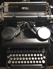 1934 ROYAL Typewriter H-1695142 Bank Banker Vintage