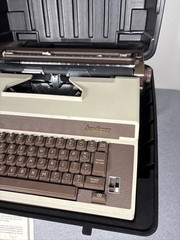 VTG Royal Academy Portable Electric Typewriter with Hard Case and Manual Tested