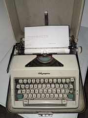 Olympia De Luxe SM7 Typewriter w/ Case Cream Teal Keys 1960s West Germany Pica