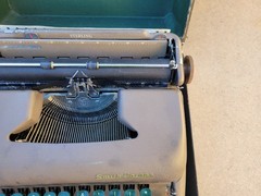 Smith Corona Sterling Typewriter Hard Case Beige W/ Green Keys Lockheed Aircraft