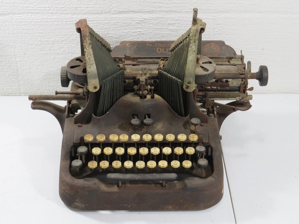 Antique 1900’s Oliver No 9 Batwing The Printype Typewriter