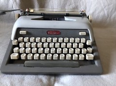 Royal Futura 800 Portable Manual Typewriter With Case And Pad 2 Tone Gray 1950s