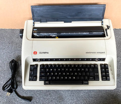 1982 Olympia Electronic Compact Typewriter Vintage – Tested Working – SEE VIDEO!