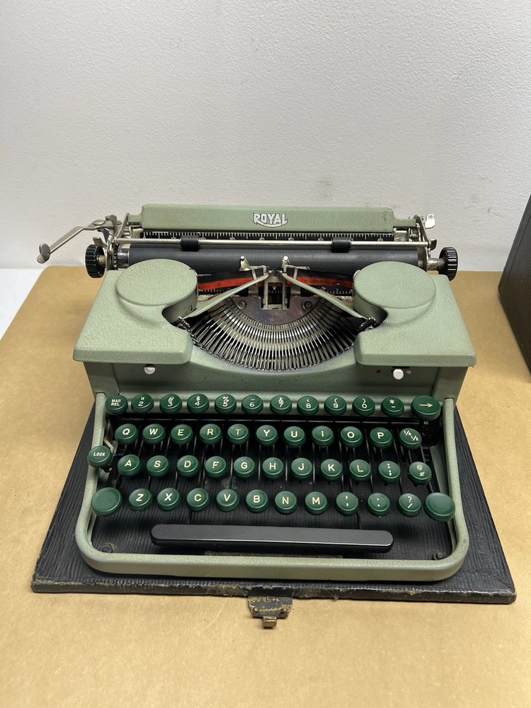 Royal Model -O – Mechanical Typewriter