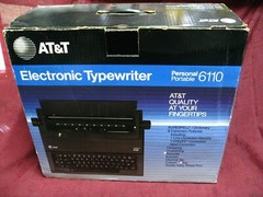 Great Condition AT&T Portable Electronic Typewriter 6110 +Box + Manual + ribbons