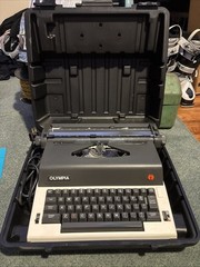 VINTAGE OLYMPIA WERKE AG. WESTERN GERMANY MODEL SEP TESTED Working White Grey