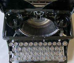 Vintage 1930’s Royal Model O Portable Typewriter