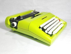 Olivetti Lettera 35 Typewriter Mojito Green Vintage Mario Bellini QWERTY