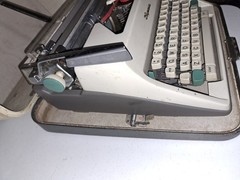 Olympia De Luxe SM7 Typewriter w/ Case Cream Teal Keys 1960s West Germany Pica