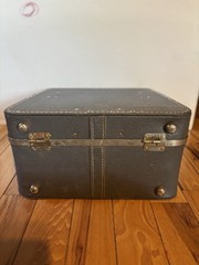 Vintage Royal Heritage Portable Manual Typewriter w/Case- *Tested* Works Great