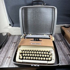 Vintage Smith-Corona Galaxie Portable Typewriter with Case