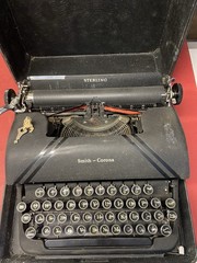 Vintage 1948 Smith Corona Sterling Portable Typewriter & Case Tested & Works