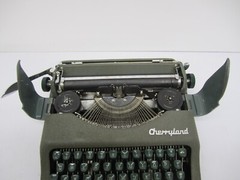 Vtg c1960s Nippo Japan Cherryland Portable Manual Typewriter W/ Zipper Case