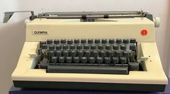 OLYMPIA Manual Typewriter Pica West Germany Vintage Circa 1975 Yen Key w/ Cover