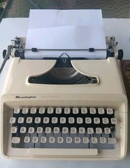 Vintage Remington Ten Forty Typewriter Working w/ Case 1960s Ribbon Not Changed