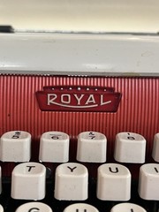 Royal Futura 800 Typewriter Rare Red White & Blue Tri-Color Model W Leather Case