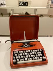 HERMES BABY. POP ART. ORANGE PICA TYPEWRITER. 1977. MID CENTURY