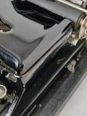 Vintage Royal Model O Portable Manual Typewriter Black Glass Keys – Working