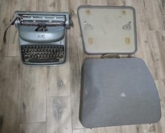 1958 AMC Alpina SK24 Typewriter West Germany with The Case