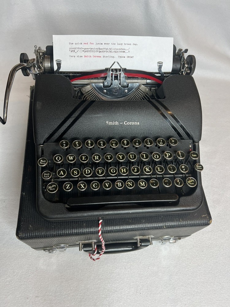 Vintage 1946 Smith Corona 4 Bank Sterling Portable Typewriter & Case – Very Nice