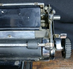 1930’s Royal KHM Working Antique Desktop Typewriter in good condition TD