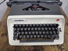 Olympia International Werke AG Model B12 Typewriter with Case Very Clean