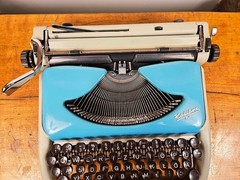 TYPEWRITER GROMA KOLIBRI /SAFE & FAST SHIPPING /AUCTIONS FROM RETROSFERA/打字机 打字機