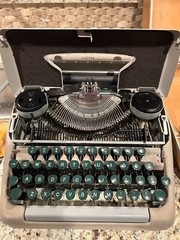 Vintage Smith Corona Clipper 5C Series manual Typewriter 1940’s -1950’s 1 owner