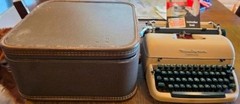 Vintage Remington Quiet-Riter Manual Typewriter with Case Excellent Cond – WORKS