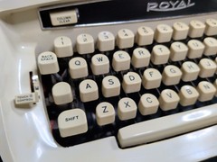 1960’s Royal Safari Red Orange Manual Typewriter Portable With Case • Tested