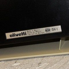 Near Mint Olivetti Lettera 25 Vintage Manual Typewriter + Travel Case