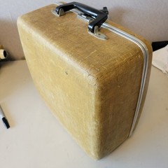 1950s Royal Quiet De Luxe Typewriter w/Case – Cleaned And Tested – EXCELLENT !