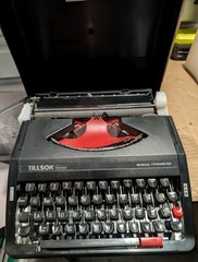 TILLSOK Portable Manual Typewriter Machine Vintage Classic Retro Typewriter