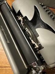 1949 Remington Rand Miracle Tab Typewriter serial # AT19476187 w/Hard Case *READ