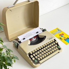 Olympia Splendid 66 Typewriter | Working | Vintage 1960s | Germany | UPS Express