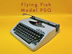 Flying Fish PSQ Typewriter Spanish QWERTY Vintage Manual Model with Case Manual