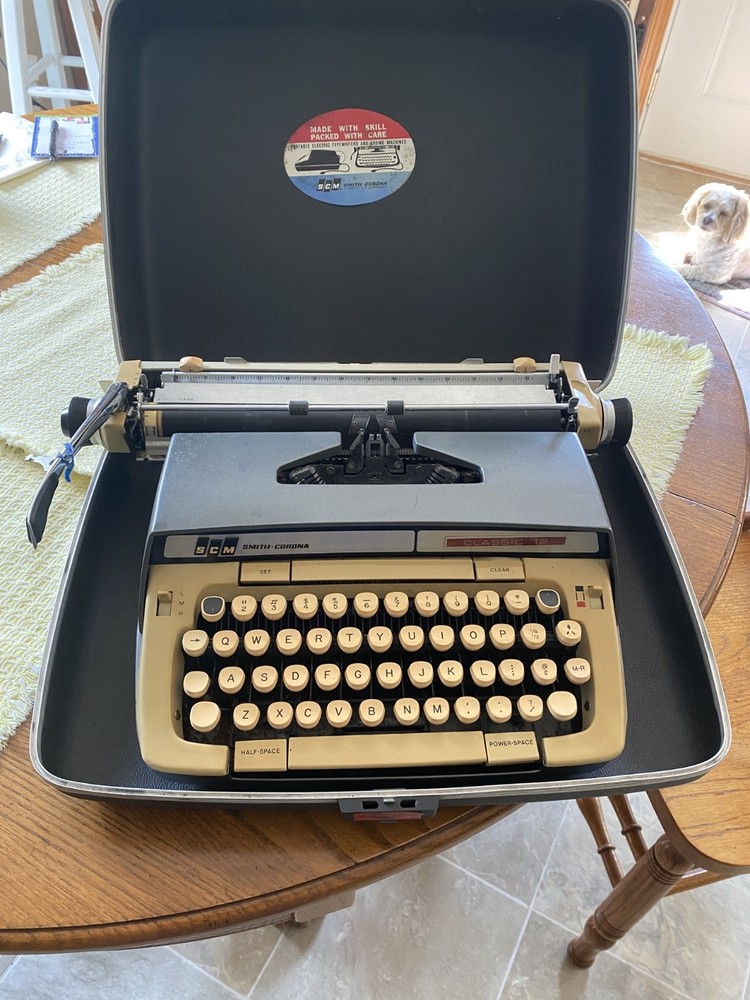 Smith Corona Classic 12. portable typewriter