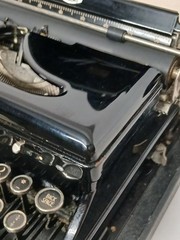 Vintage Royal Model O Portable Manual Typewriter Black Glass Keys – Working