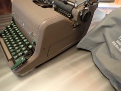 WORKS GREAT Vintage 1940s Royal Magic Margin Typewriter – Grey w Green keys