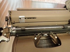 WORKS GREAT Vintage 1940s Royal Magic Margin Typewriter – Grey w Green keys