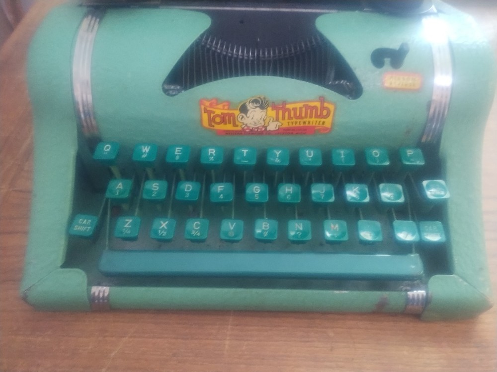 Child’s Typewriter Toy Tom Thumb Metal Carrying Case VINTAGE Antique 50s Green